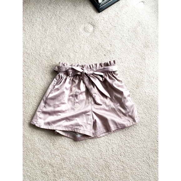 Smocked Belt High Wasted Shorts - Picture 3 of 3